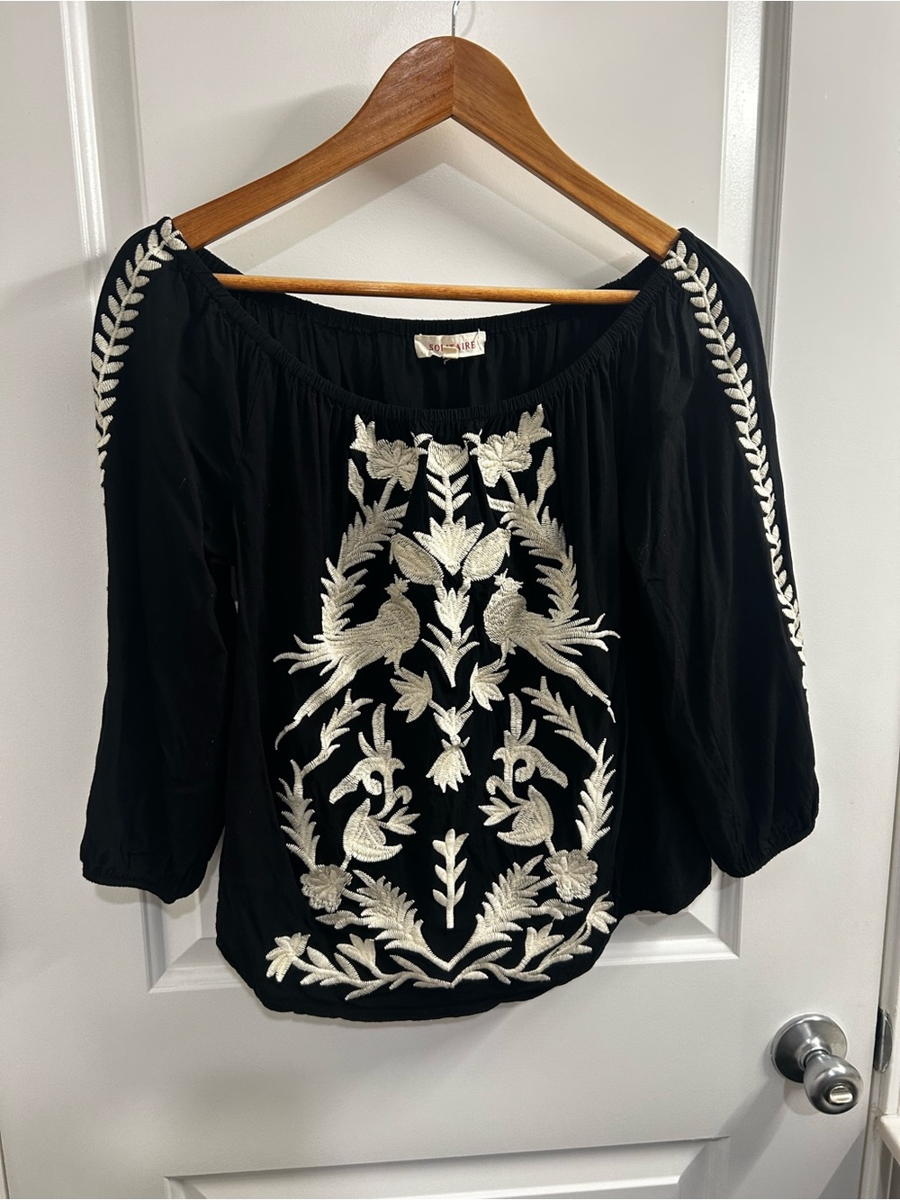 Solitaire Black Off the Shoulder Pheasant Top Sz S